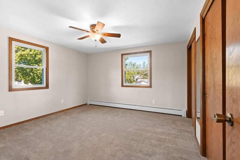 406 Saint Jude St, Green Bay, WI 54303