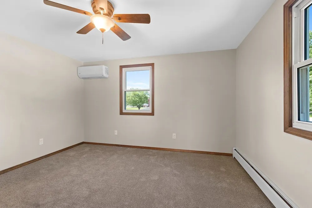 406 Saint Jude St, Green Bay, WI 54303