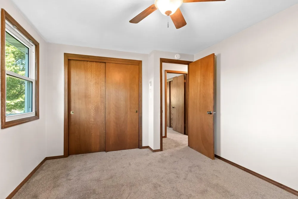 406 Saint Jude St, Green Bay, WI 54303