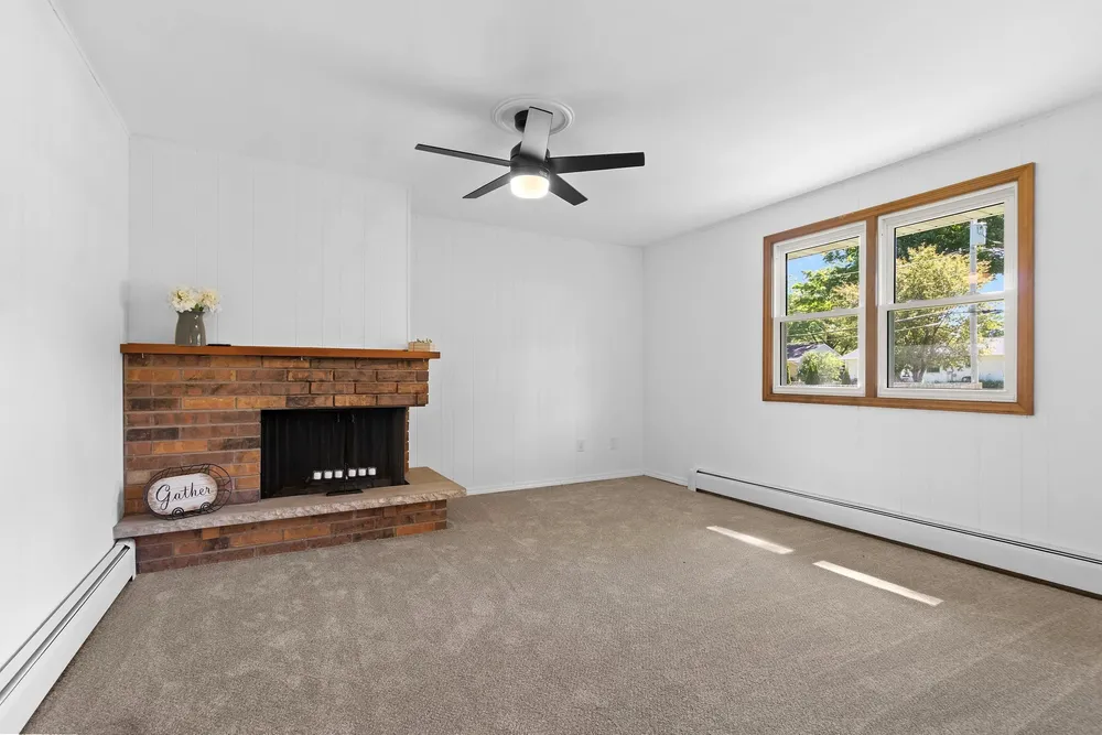 406 Saint Jude St, Green Bay, WI 54303