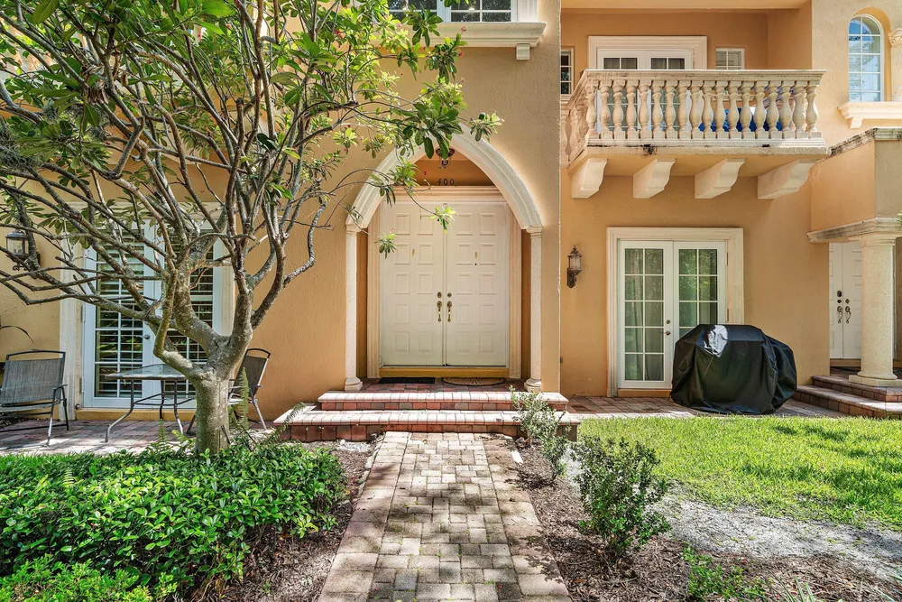 400 NE 69th Circle, Boca Raton, FL 33487