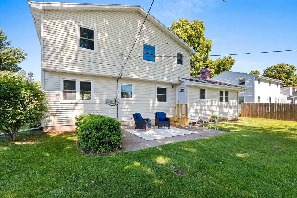 406 Saint Jude St, Green Bay, WI 54303