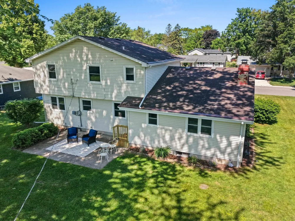 406 Saint Jude St, Green Bay, WI 54303