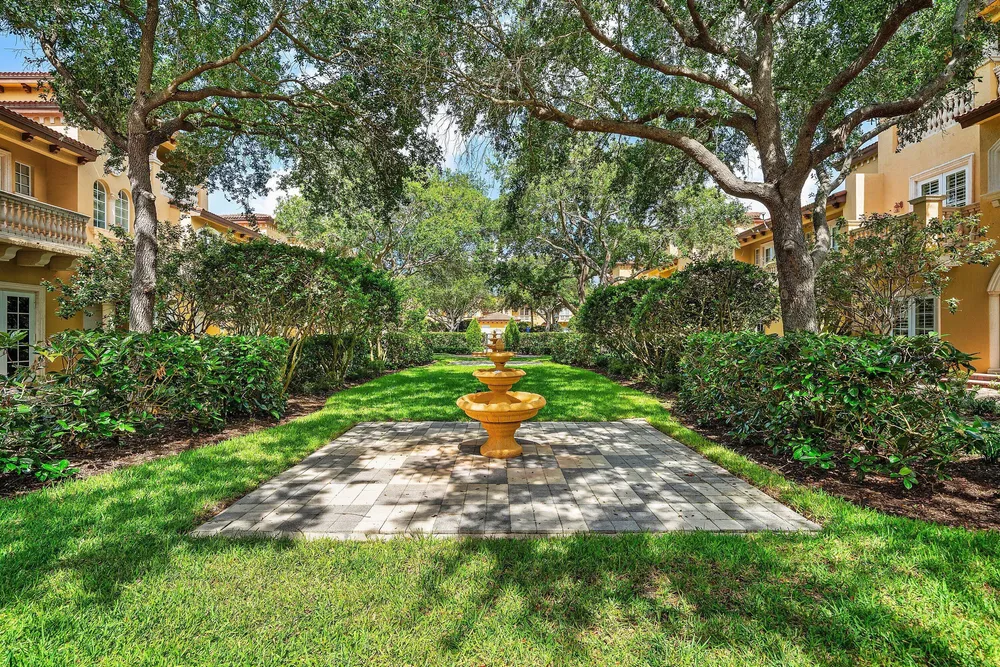 400 NE 69th Circle, Boca Raton, FL 33487