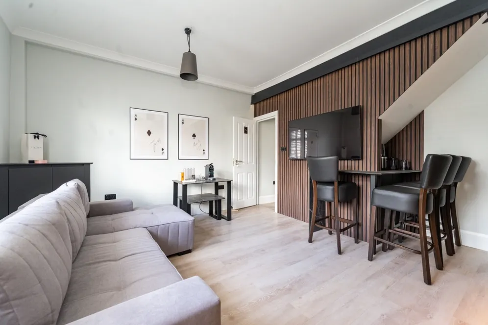 Northfield Avenue Ealing W13 photo 3