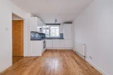 Waverton Road London SW18 photo 1