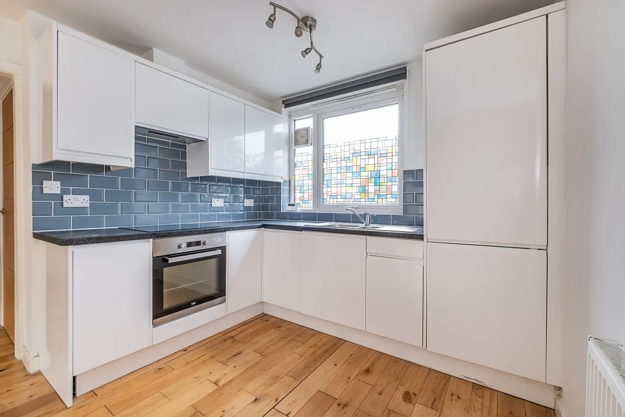 Waverton Road London SW18 photo 2
