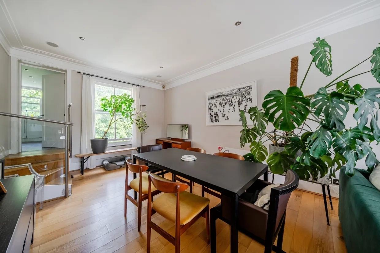 Eardley Crescent London SW5 photo 2
