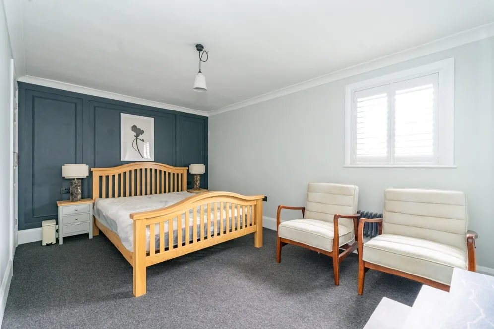 Northfield Avenue Ealing W13 photo 7