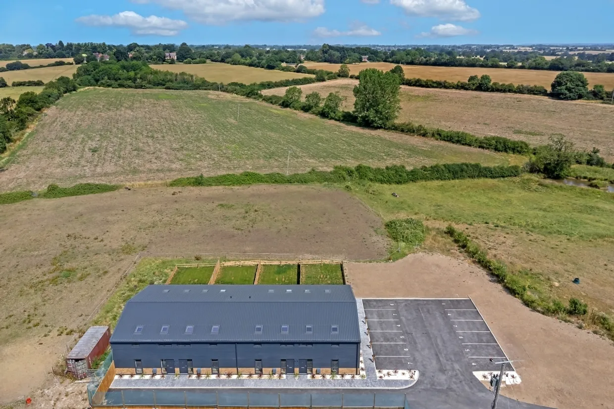 Aylesbury Road Rowsham HP22 photo 12
