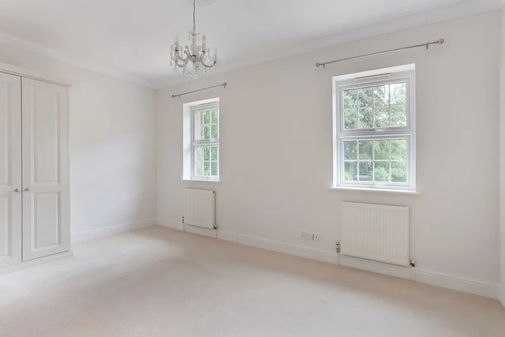 Heath Rise, Virginia Water GU25 photo 14