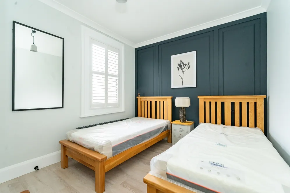 Northfield Avenue Ealing W13 photo 8