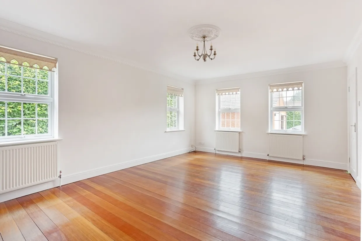 Heath Rise, Virginia Water GU25 photo 18