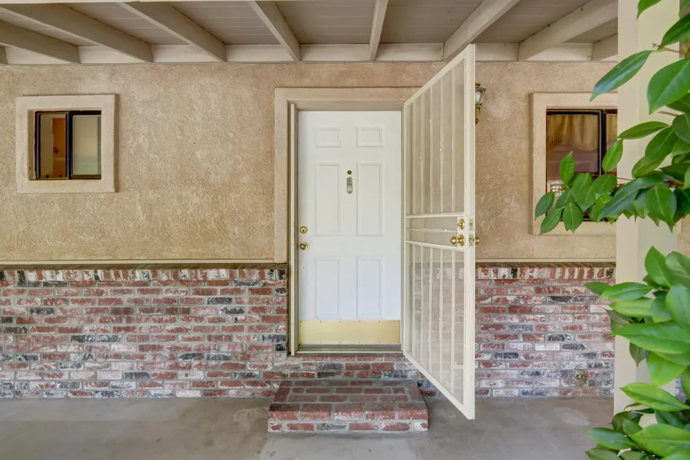 6030 Palm Dr, Carmichael, CA 95608