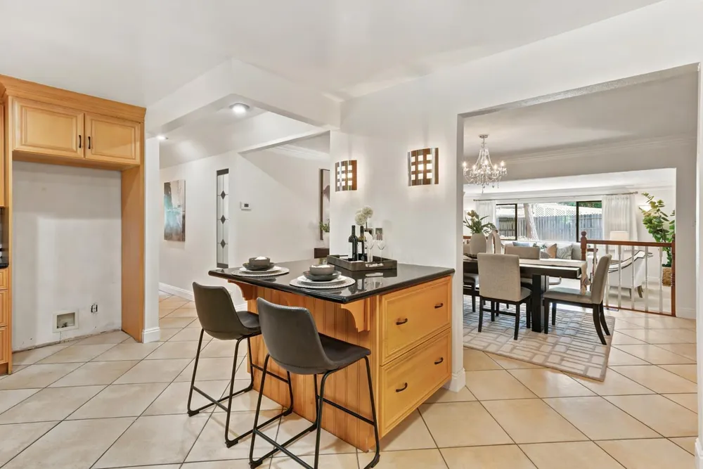 6030 Palm Dr, Carmichael, CA 95608