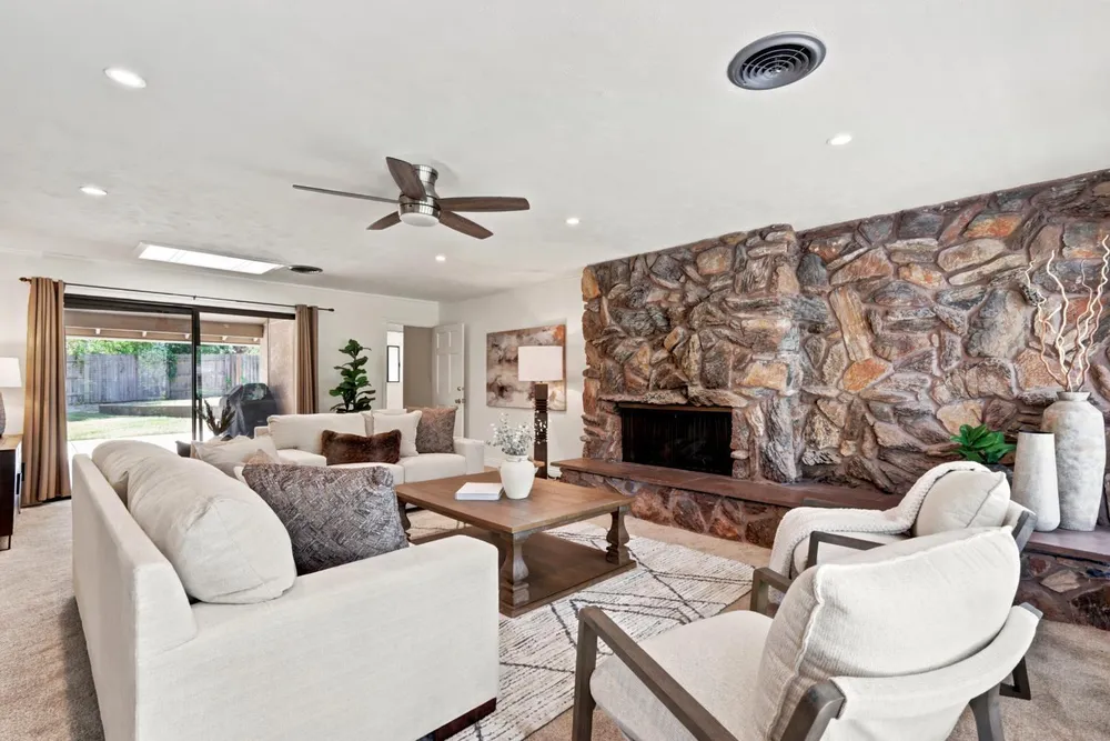 6030 Palm Dr, Carmichael, CA 95608