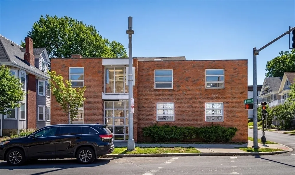 556 Cambridge St, Boston, MA 02134