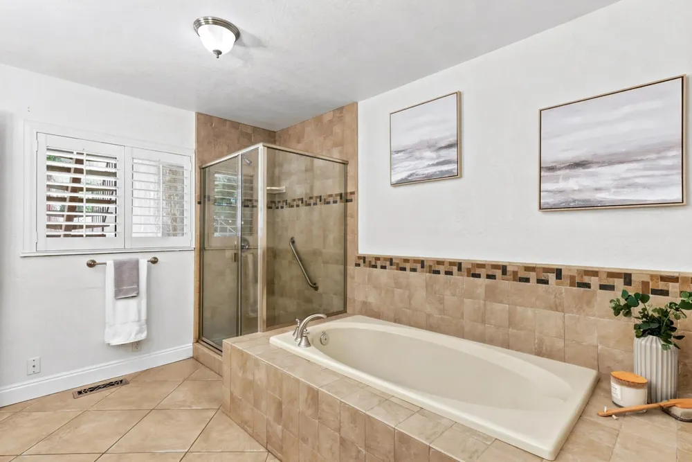 6030 Palm Dr, Carmichael, CA 95608
