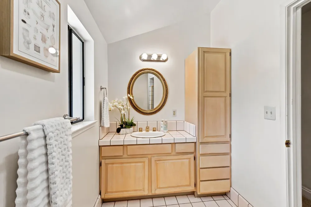 6030 Palm Dr, Carmichael, CA 95608