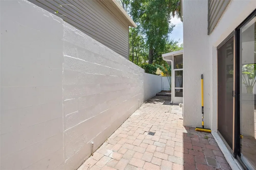 4510 W Fig St, Tampa, FL 33609