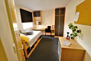 Main property image