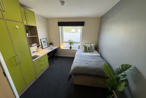 Main property image