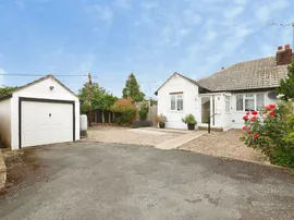 Kitchener Road, Amesbury, Salisbury photo