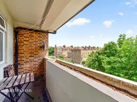 Alberta Estate, London thumb 3