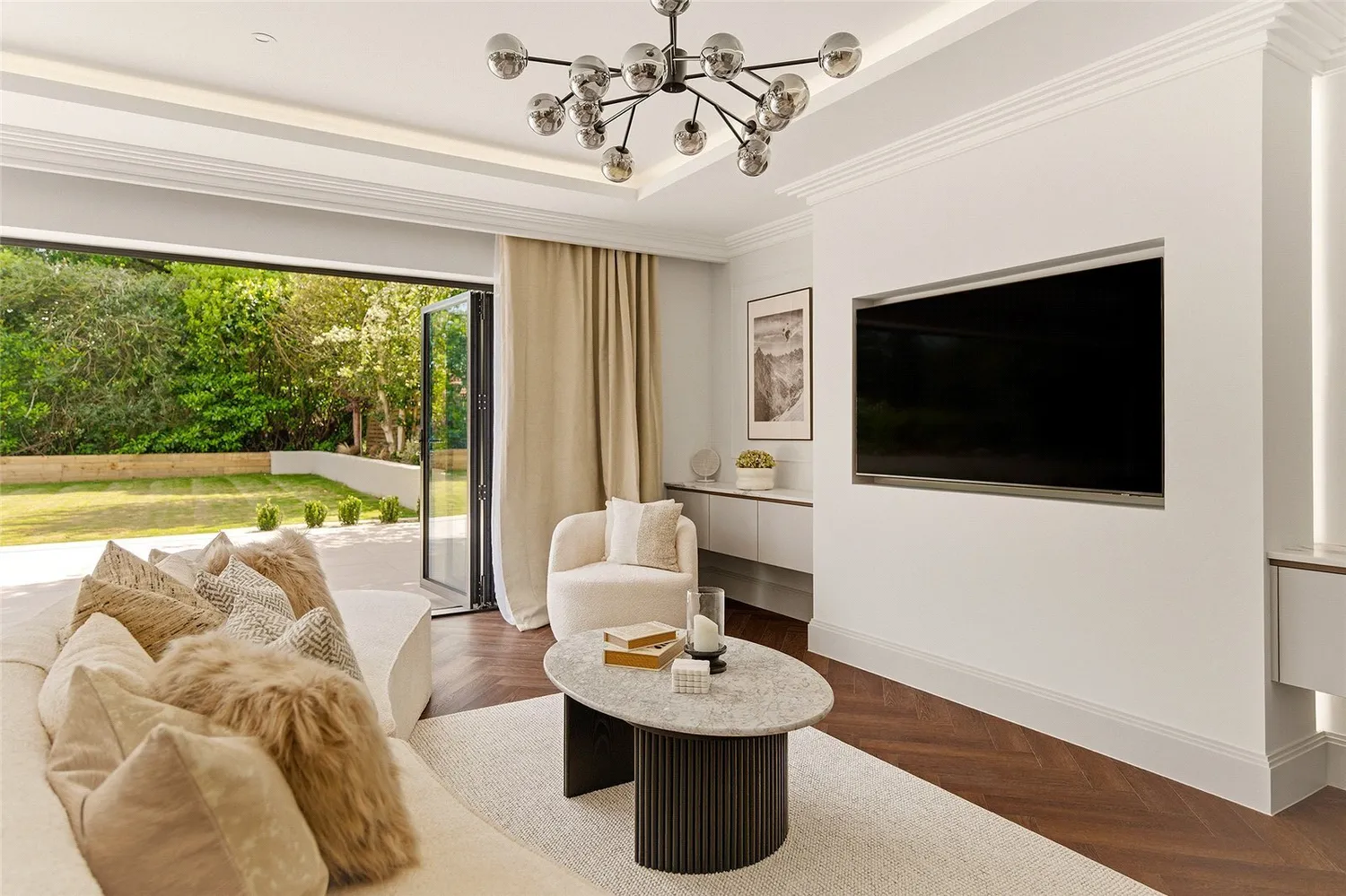 Hillside, Woking, GU22 photo 8
