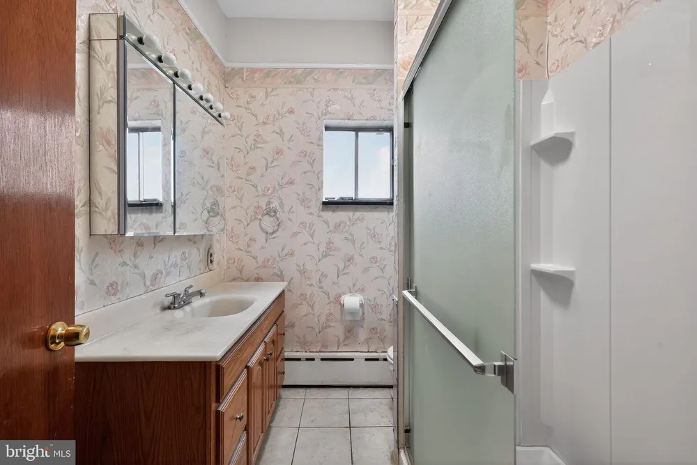 1325 E Montgomery Ave, Philadelphia, PA 19125