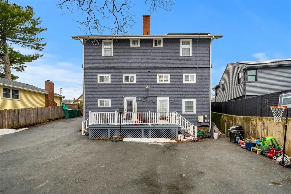 275 Lynnfield St, Lynn, MA 01904