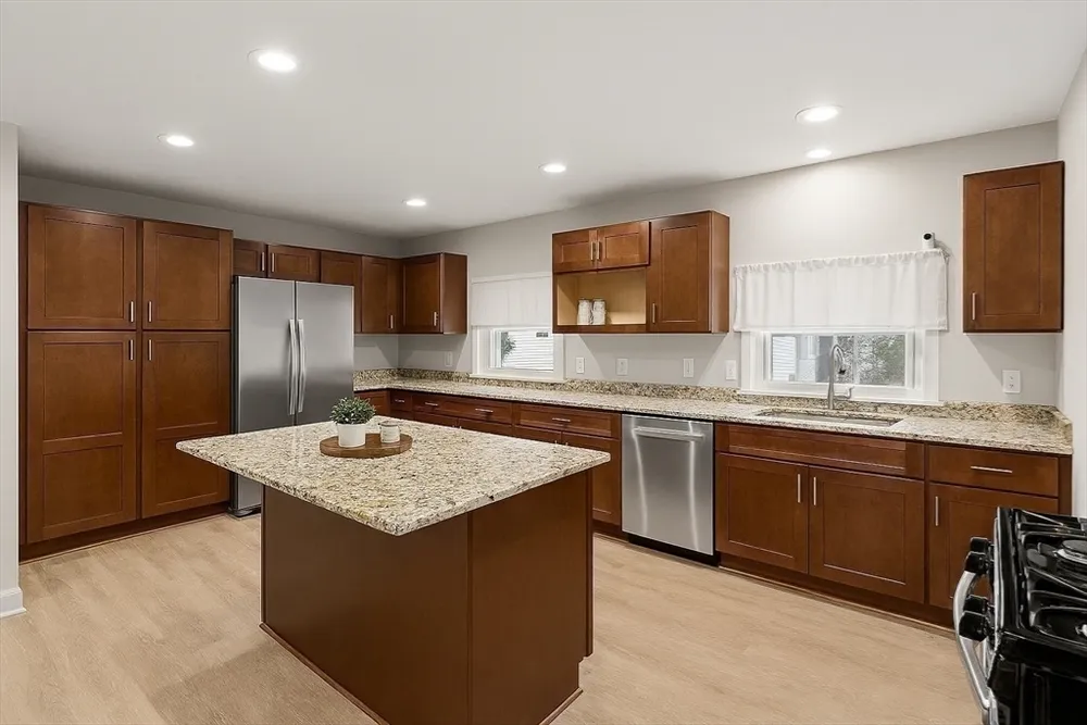 275 Lynnfield St, Lynn, MA 01904