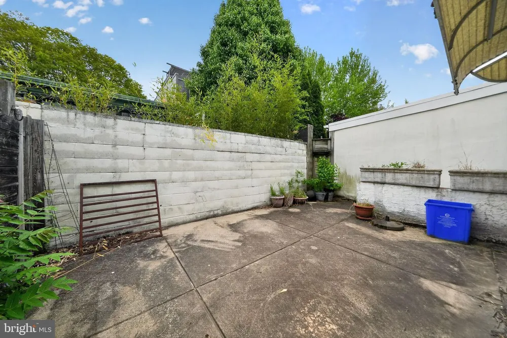 1325 E Montgomery Ave, Philadelphia, PA 19125