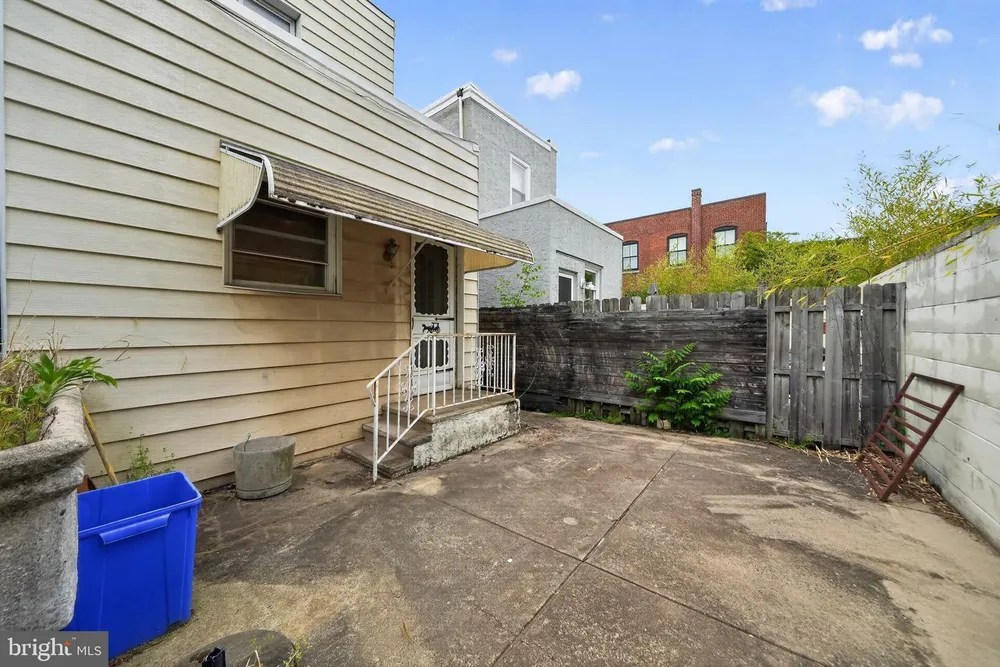 1325 E Montgomery Ave, Philadelphia, PA 19125
