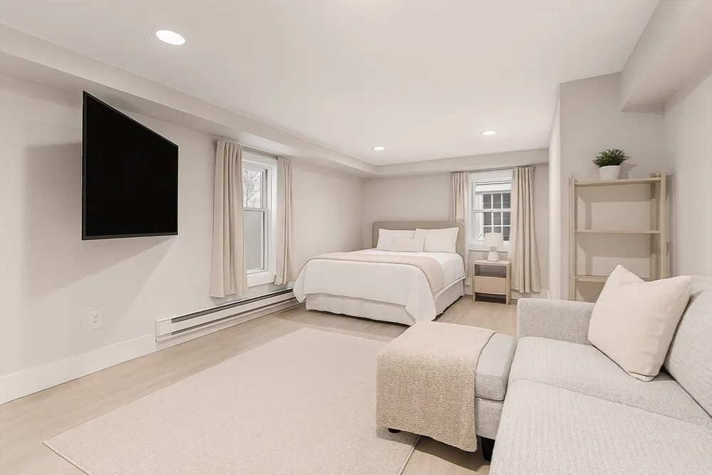 275 Lynnfield St, Lynn, MA 01904