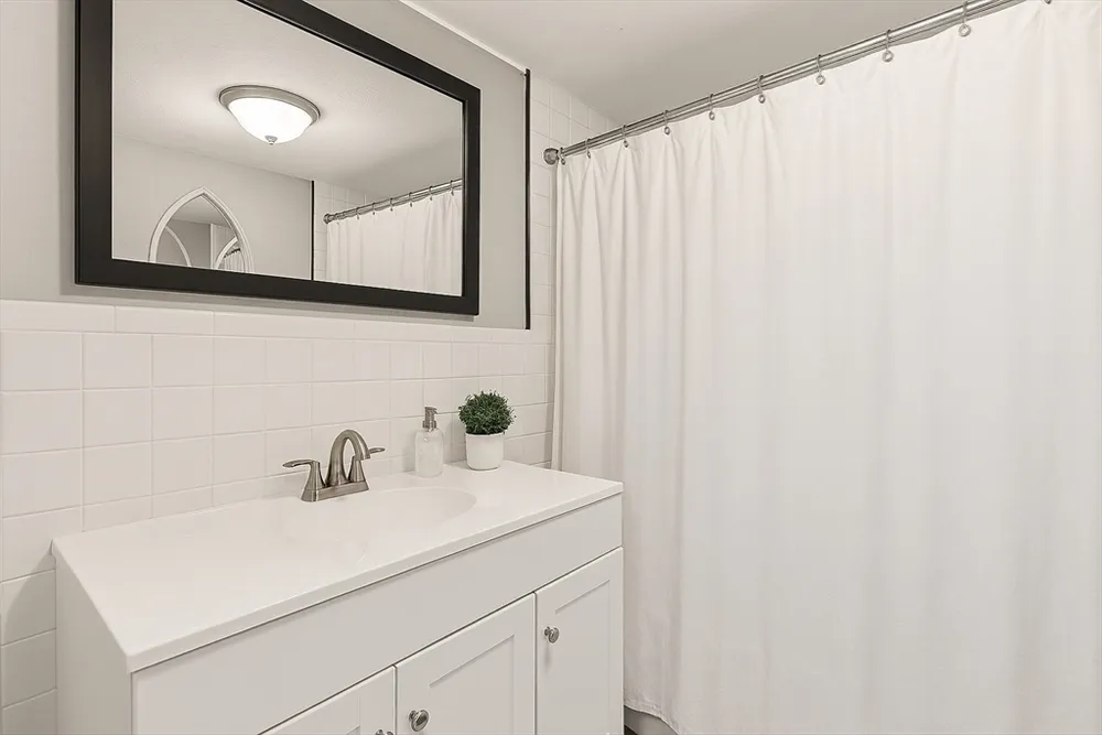 275 Lynnfield St, Lynn, MA 01904