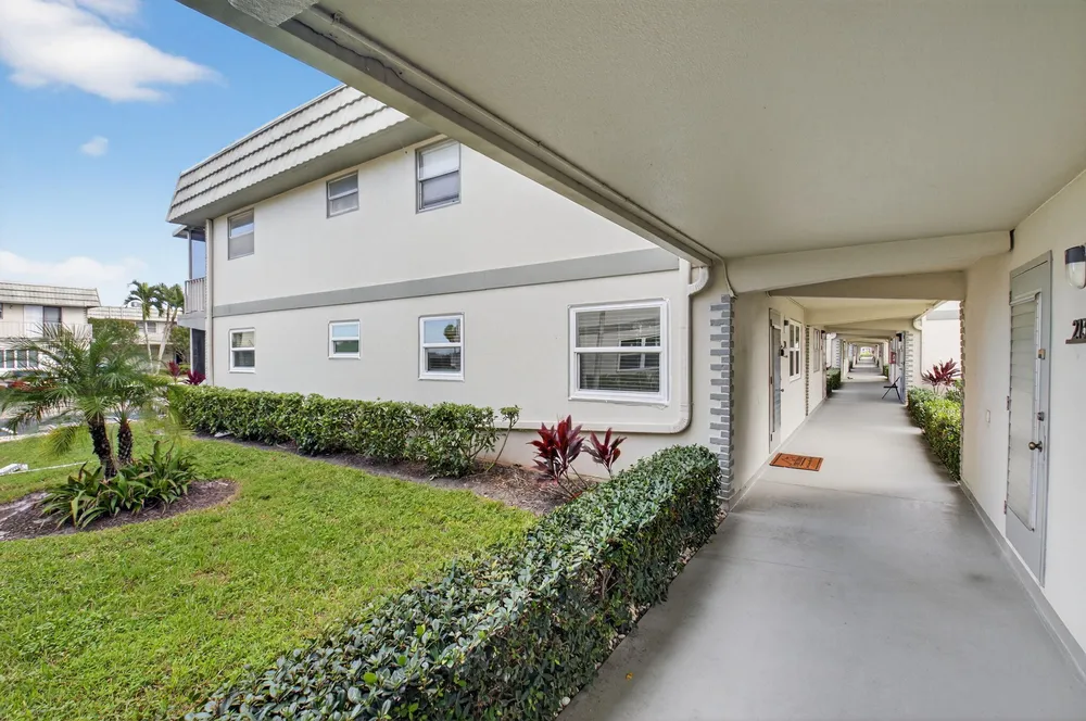 212 Monaco Way, Delray Beach, FL 33446