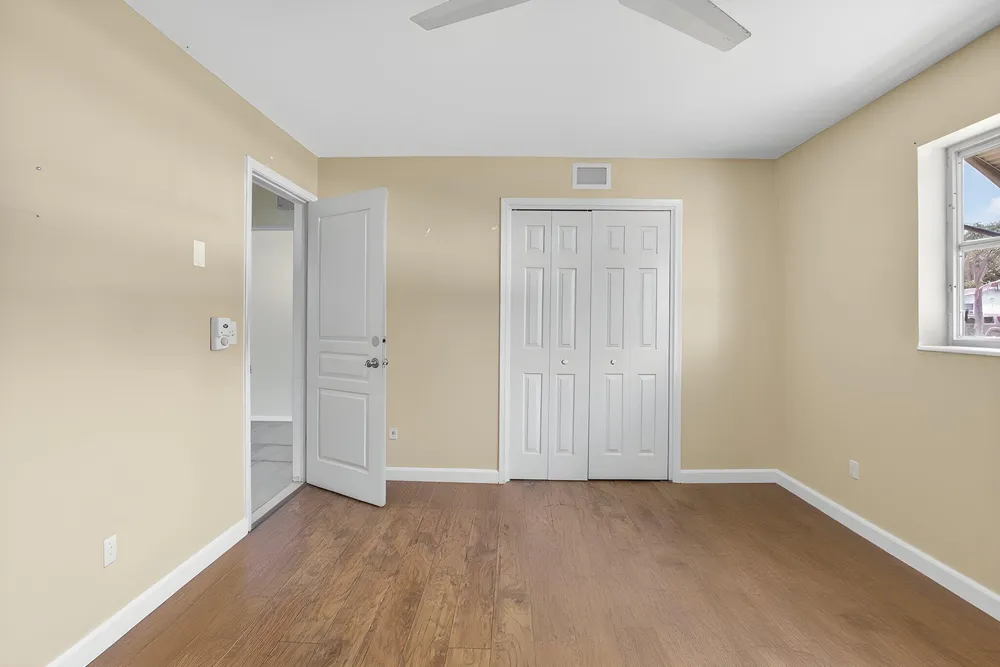 220 SW 10th Ave, Boynton Beach, FL 33435