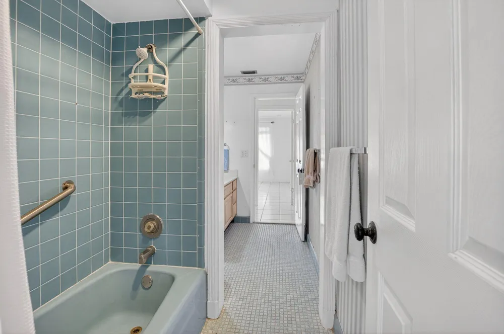 1370 SW 27th Pl, Boynton Beach, FL 33426