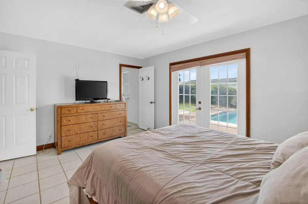 1370 SW 27th Pl, Boynton Beach, FL 33426