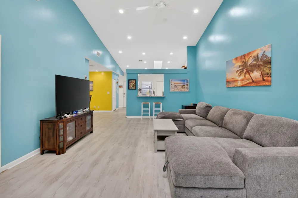 6082 Waldwick Circle, Delray Beach, FL 33484