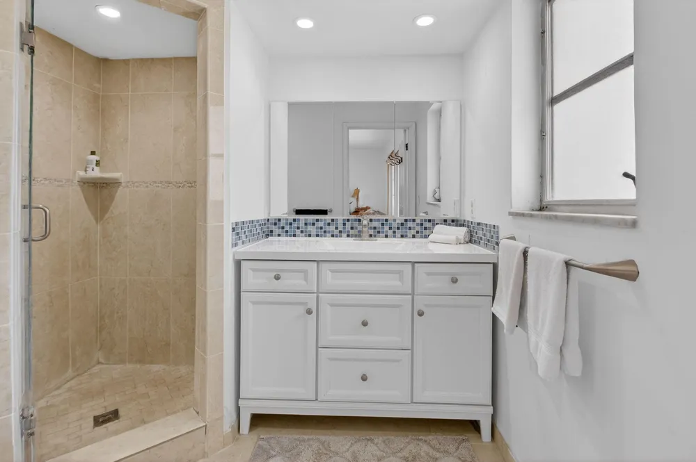 1370 SW 27th Pl, Boynton Beach, FL 33426