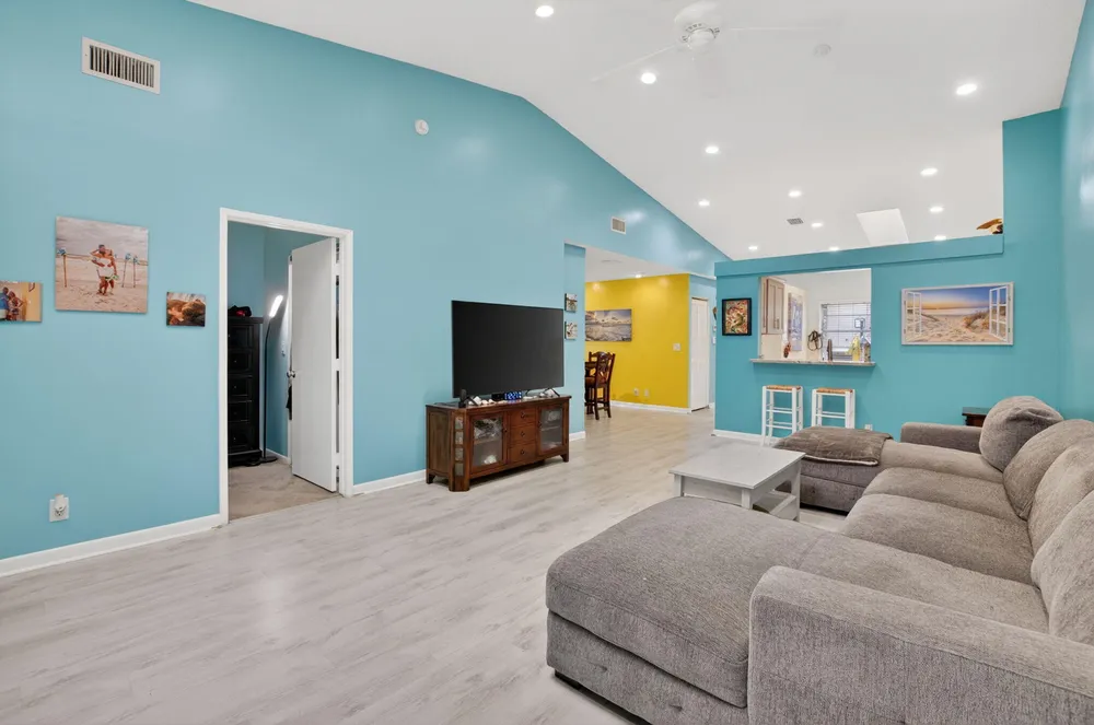 6082 Waldwick Circle, Delray Beach, FL 33484