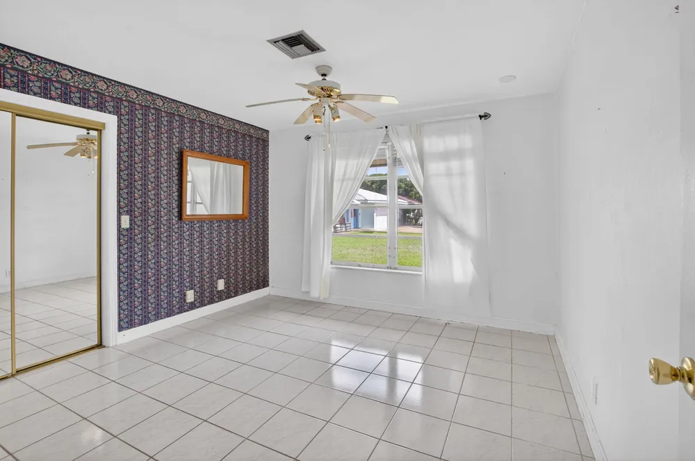 1370 SW 27th Pl, Boynton Beach, FL 33426