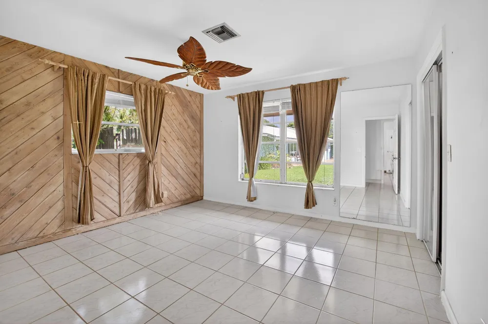 1370 SW 27th Pl, Boynton Beach, FL 33426