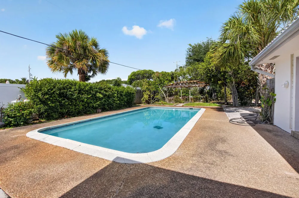 1370 SW 27th Pl, Boynton Beach, FL 33426