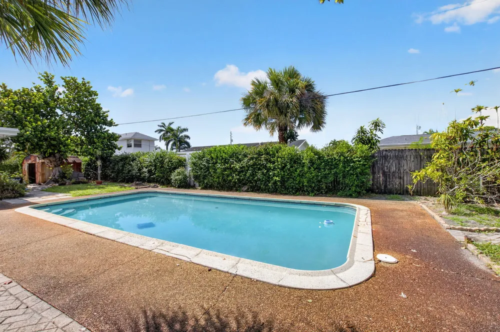 1370 SW 27th Pl, Boynton Beach, FL 33426