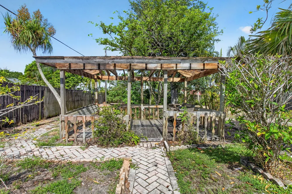 1370 SW 27th Pl, Boynton Beach, FL 33426