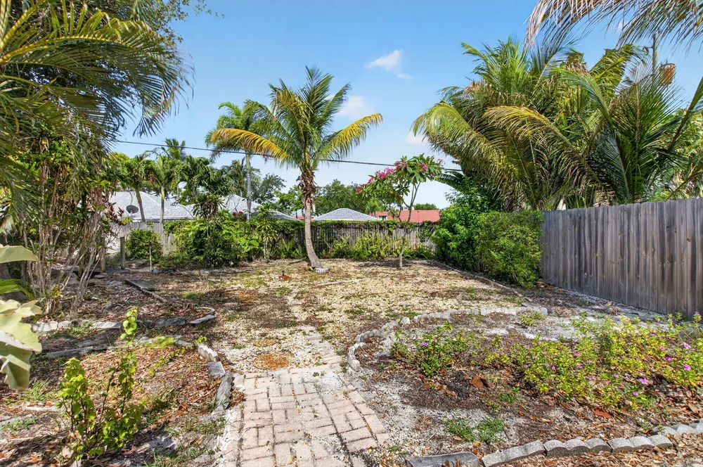 1370 SW 27th Pl, Boynton Beach, FL 33426