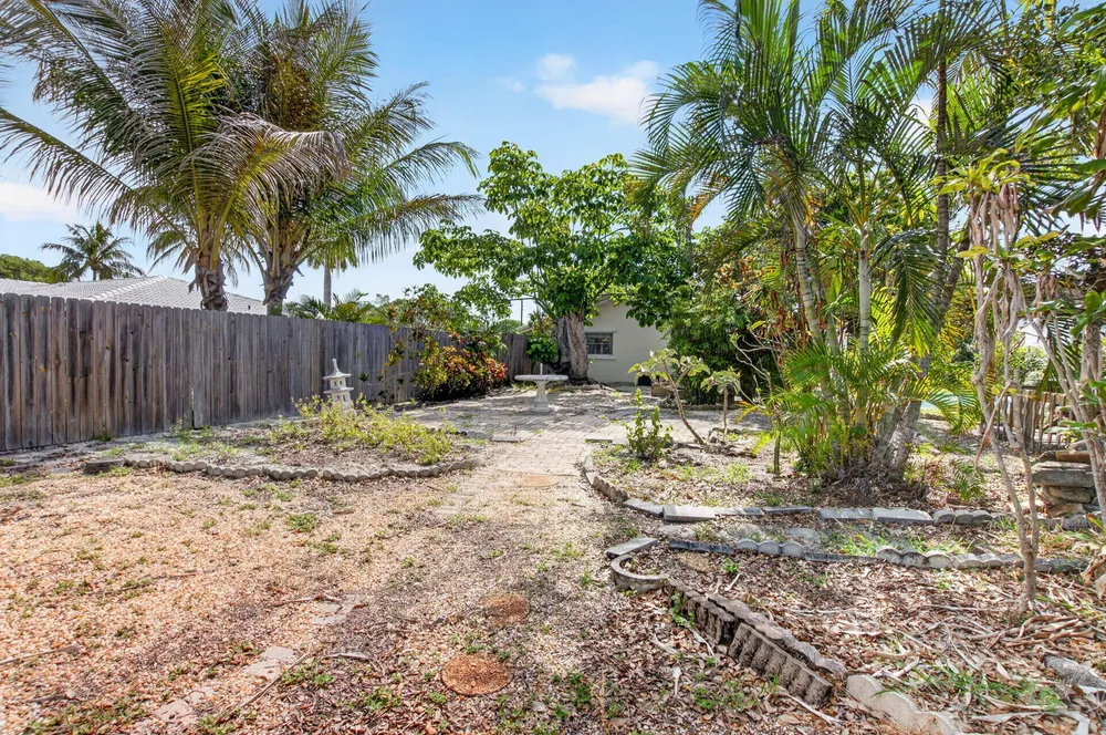 1370 SW 27th Pl, Boynton Beach, FL 33426